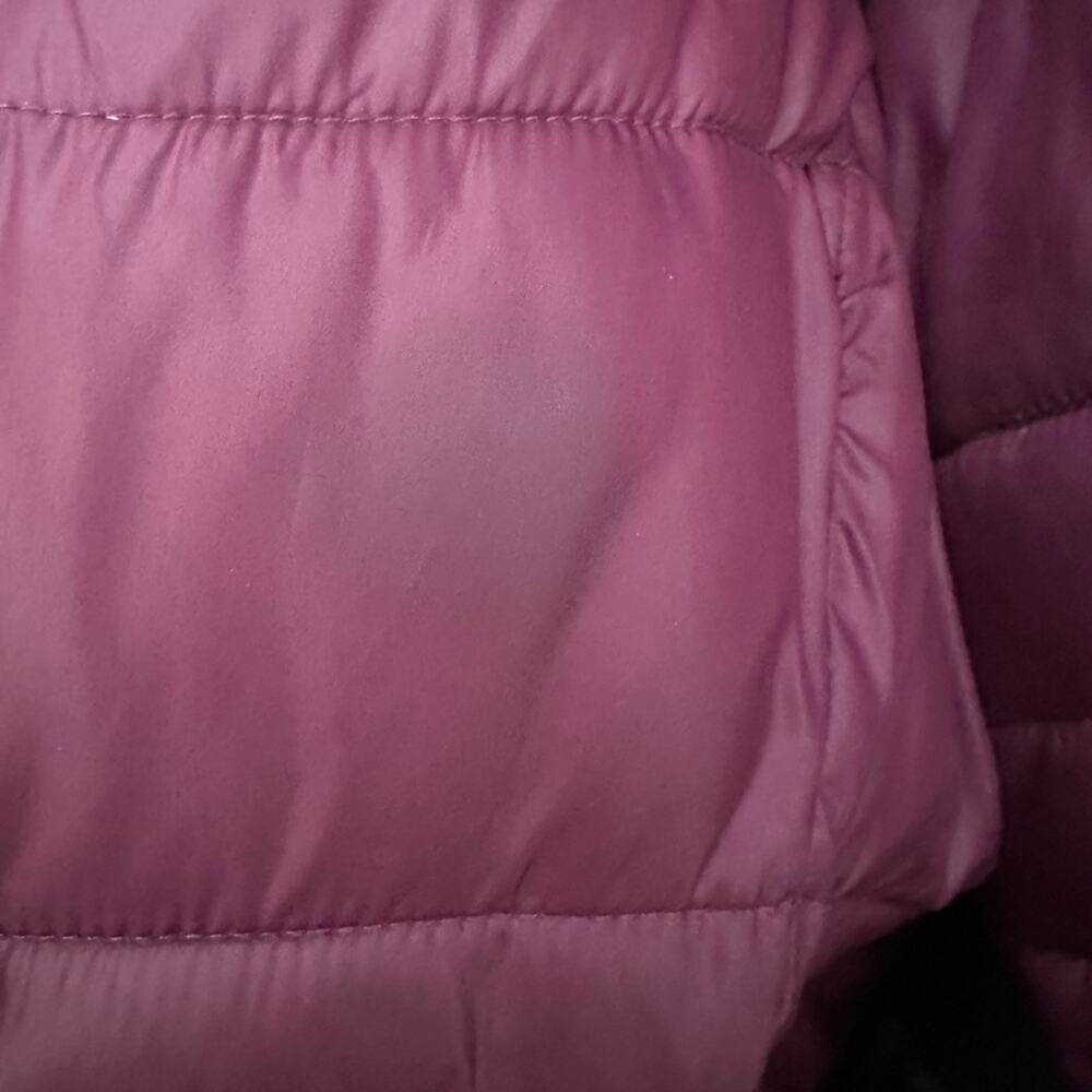 Guess Women's Burgundy Puffer Jacket size M - Picture 11 of 13